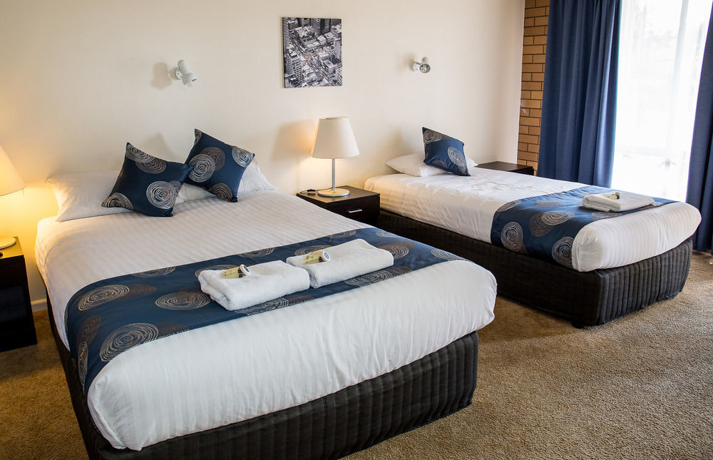 Tumut Valley Motel Pet Friendly Экстерьер фото